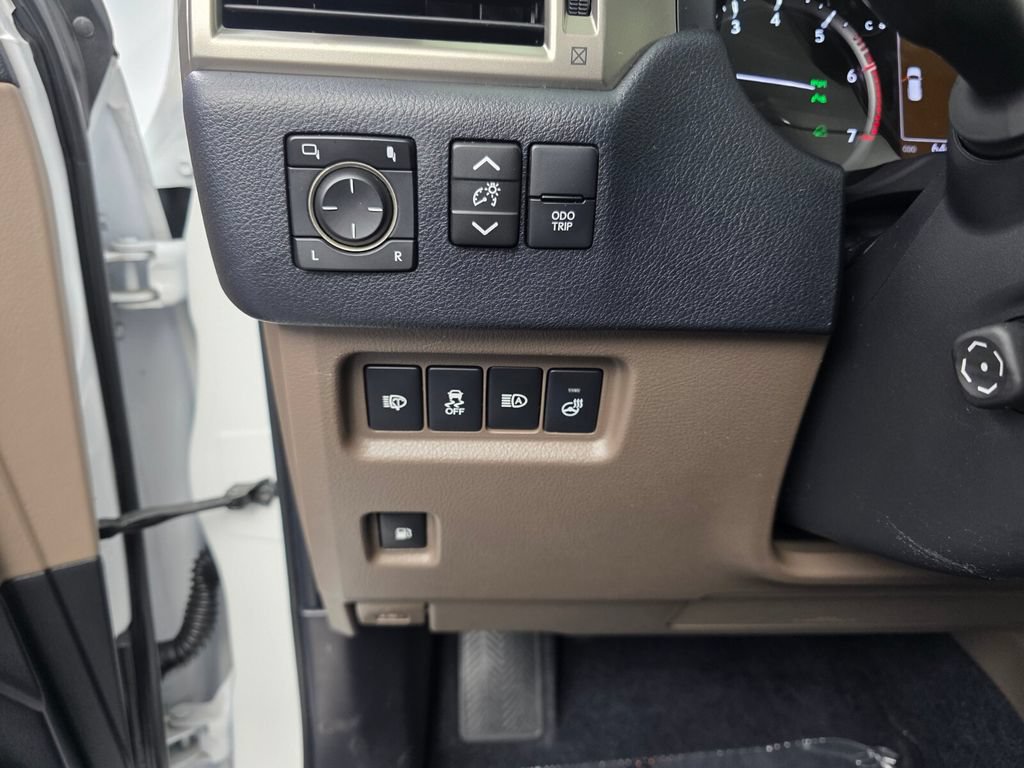 Used 2021 Lexus GX 460 Premium w/ Premium Package AWD/4WD image 27