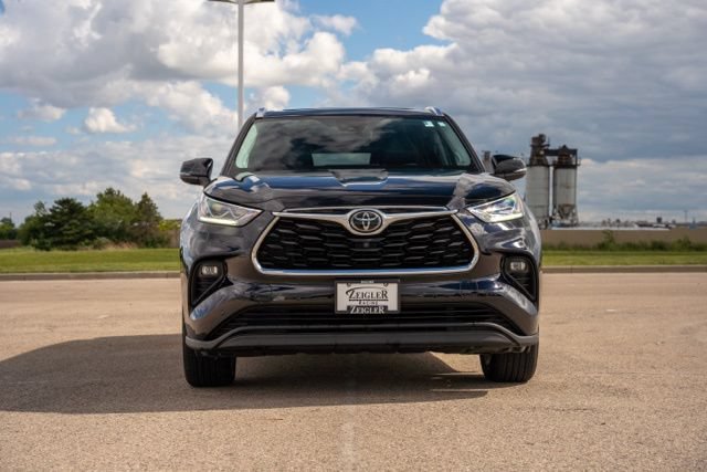 Used 2020 Toyota Highlander Limited AWD/4WD image 2