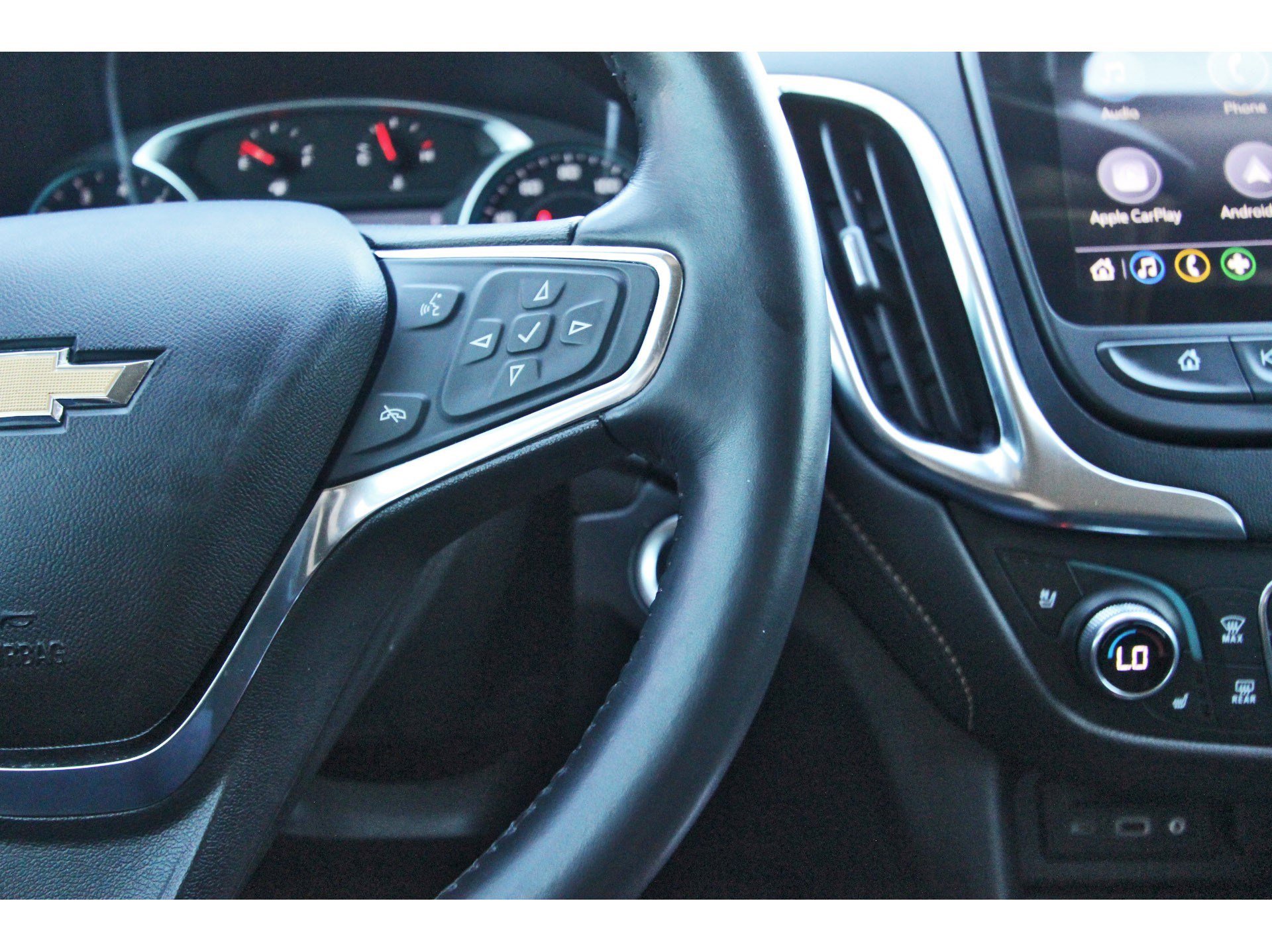 Used 2021 Chevrolet Equinox Premier FWD image 18