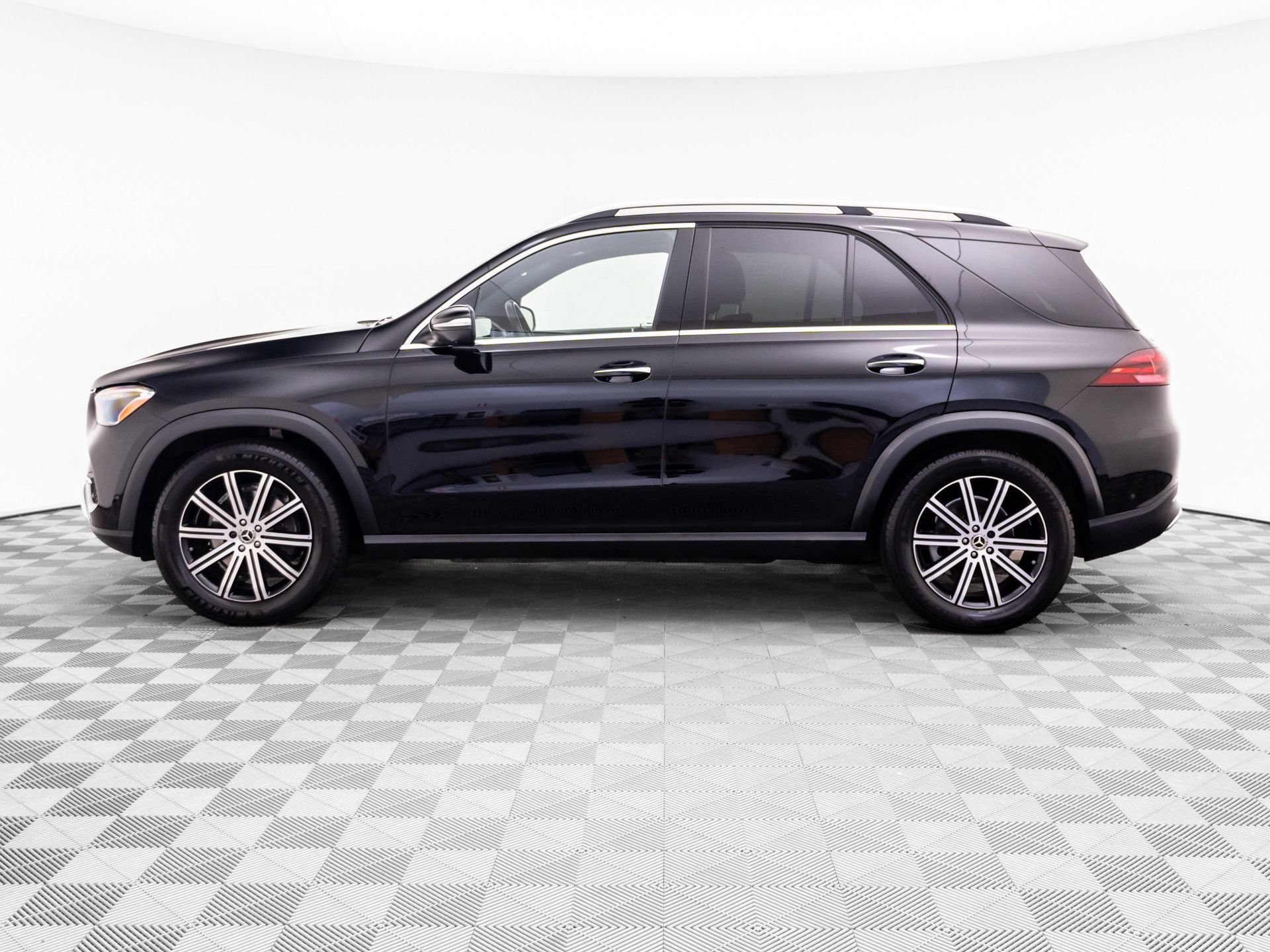 Used 2024 Mercedes-Benz GLE 350 4MATIC w/ Winter Package video 2