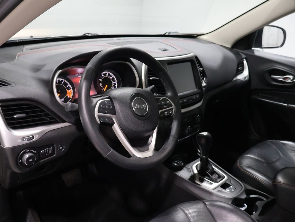 Used 2015 Jeep Cherokee Trailhawk w/ Comfort/Convenience Group image 18