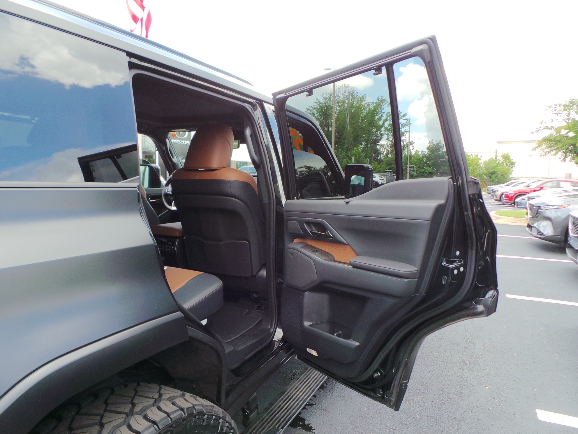 Used 2025 Lexus GX 550 w/ Cold Area Package AWD/4WD image 45