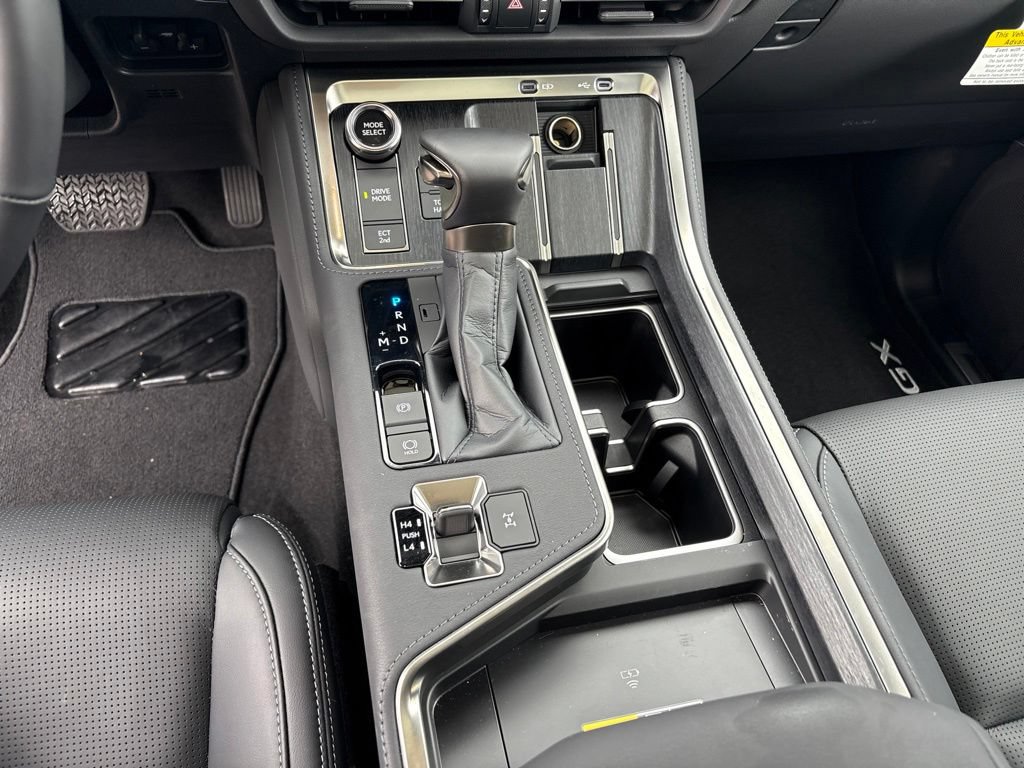 Certified 2026 Lexus GX 550 w/ Cold Area Package AWD/4WD image 15
