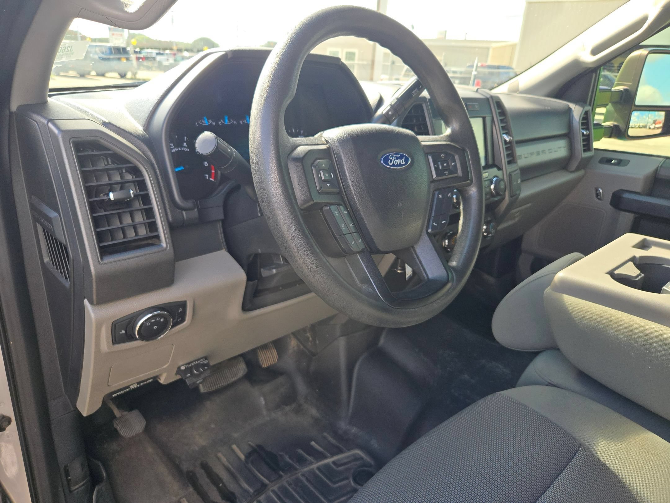 Used 2020 Ford F250 XL w/ STX Appearance Package AWD/4WD image 10