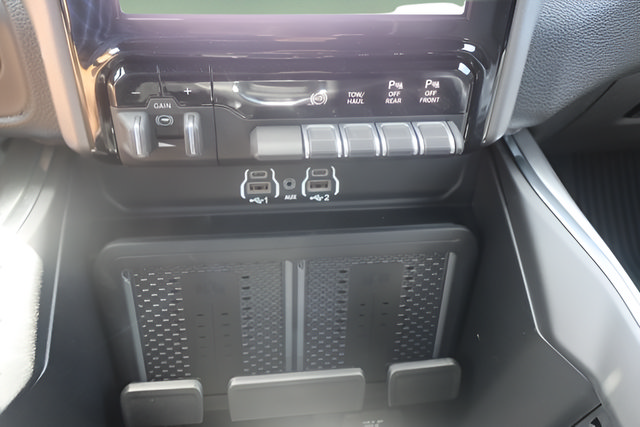New 2026 RAM 3500 Laramie AWD/4WD image 26