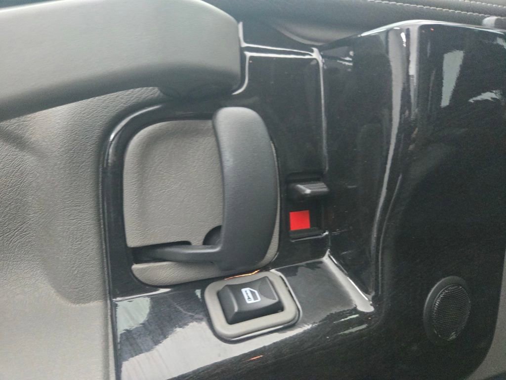 Used 2020 Chevrolet Express 2500 Extended w/ Enhanced Convenience Package image 16