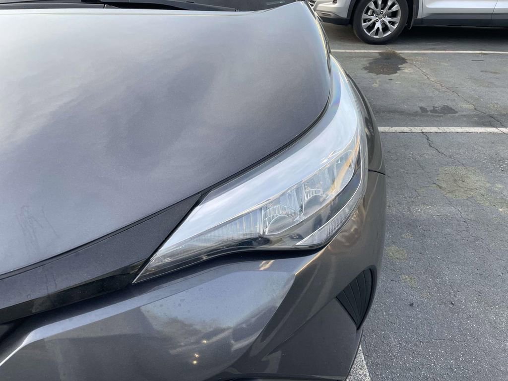 Used 2021 Toyota C-HR XLE image 13