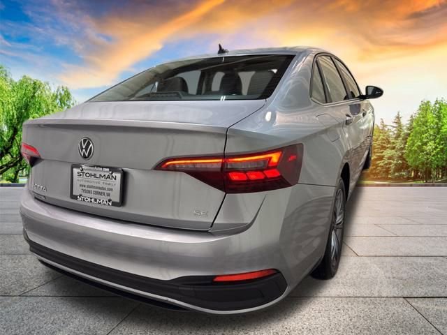 Certified 2023 Volkswagen Jetta SE w/ Panoramic Sunroof Package image 4