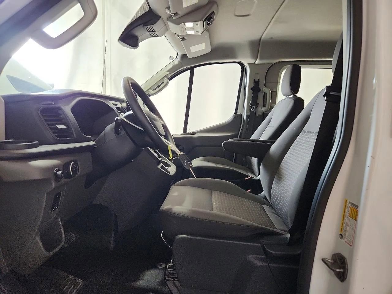 Used 2023 Ford Transit 350 XLT RWD image 6