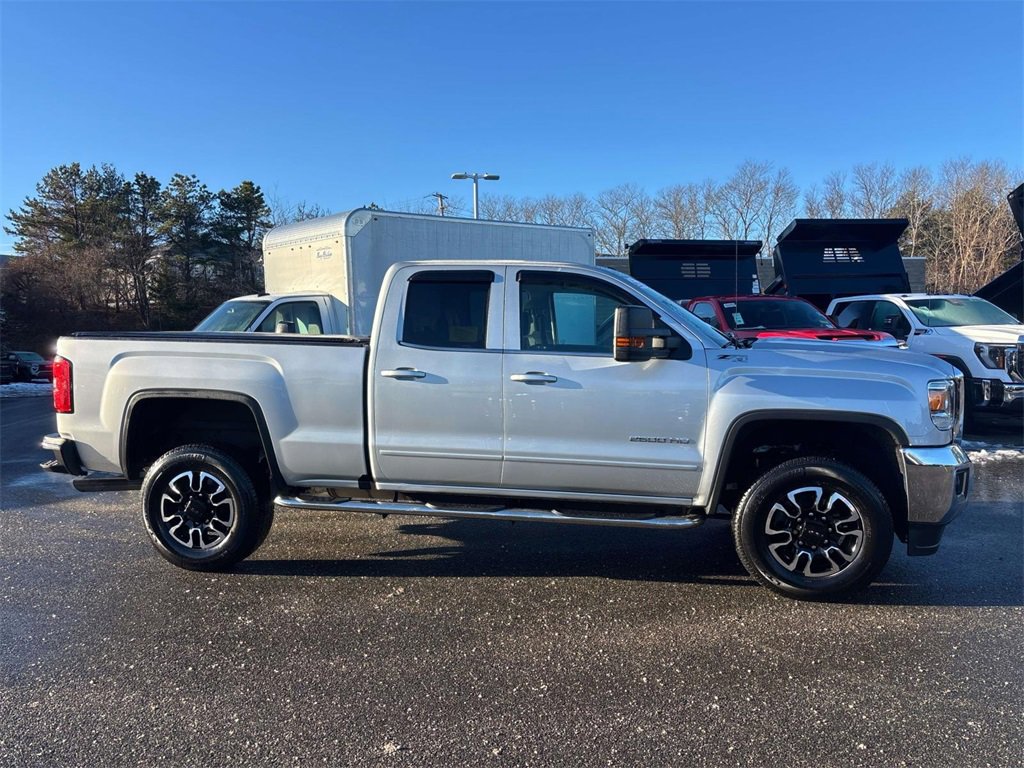 Used 2019 GMC Sierra 2500 SLE image 2