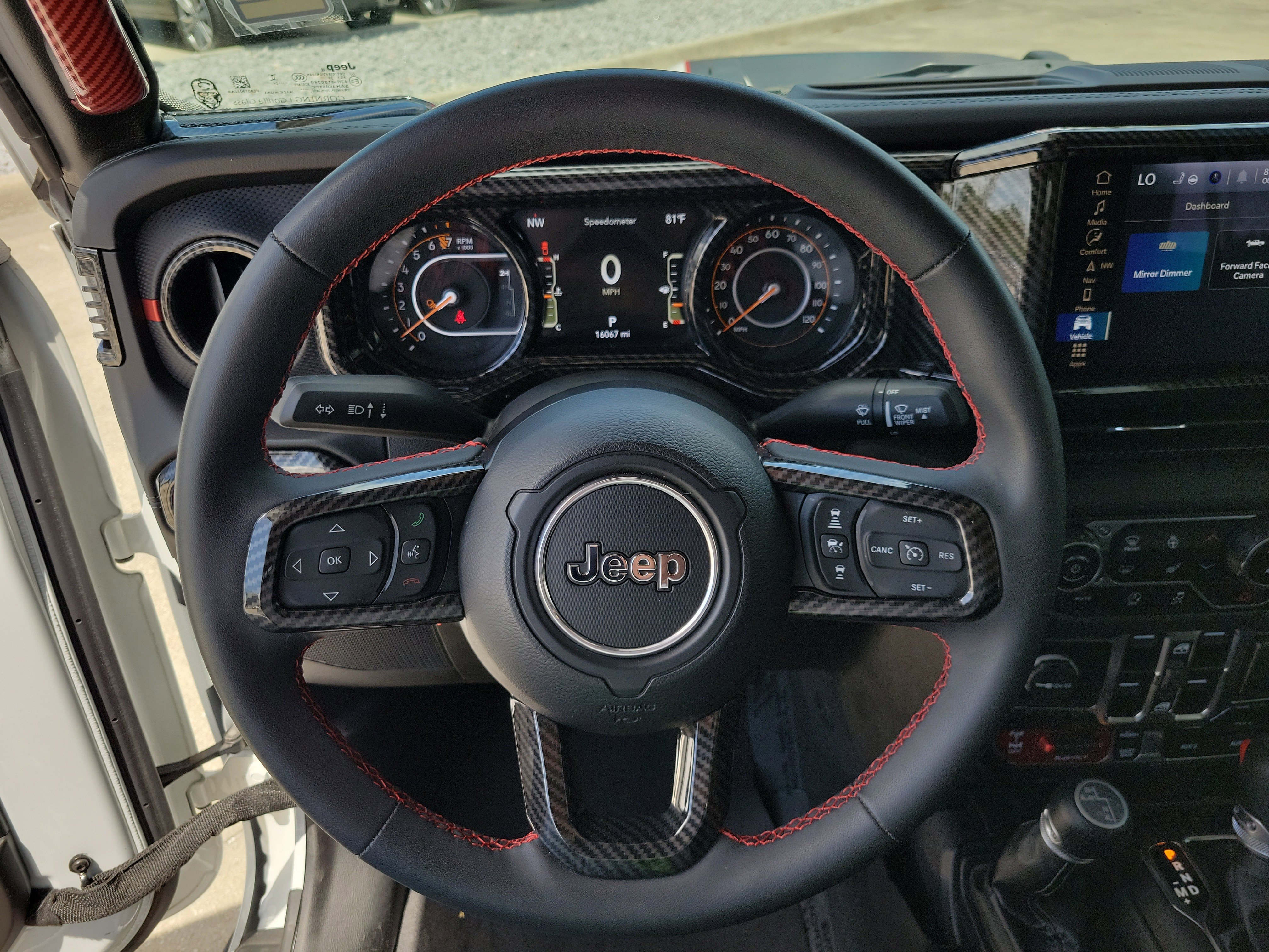Used 2024 Jeep Gladiator Rubicon w/ Technology Group AWD/4WD image 30