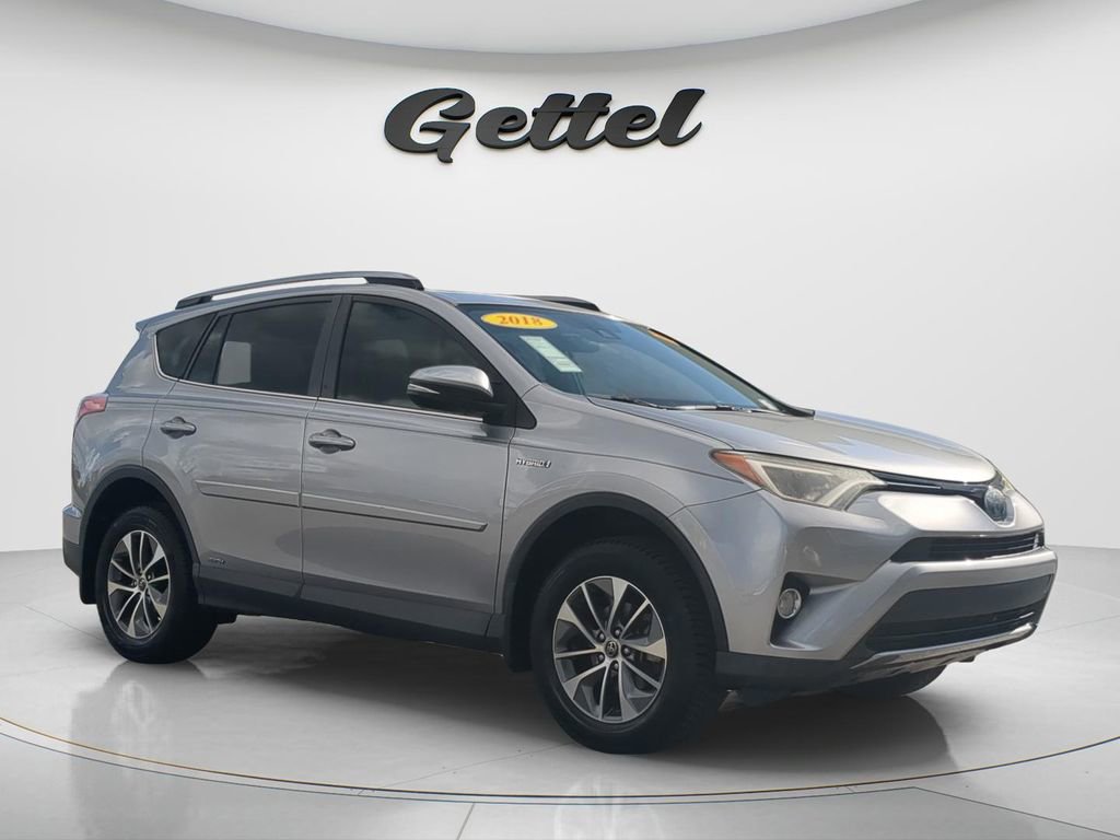 Used 2018 Toyota RAV4 XLE image 10