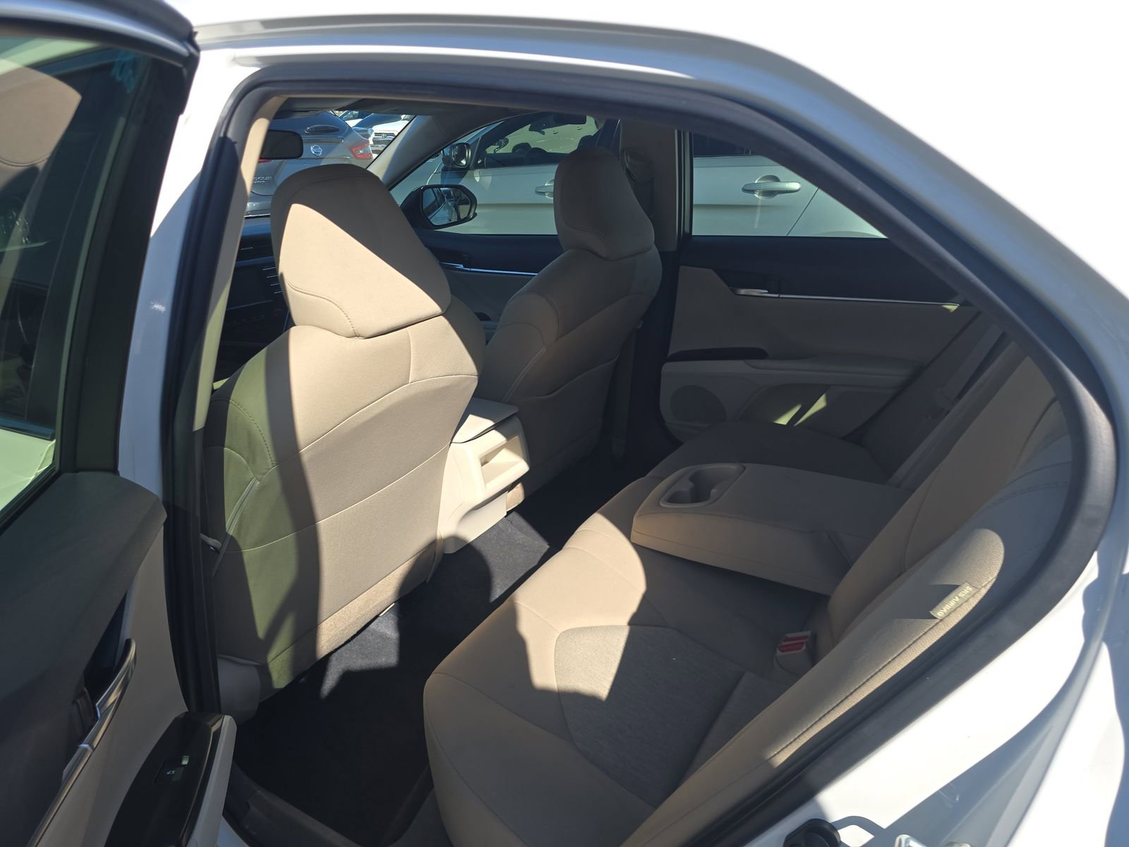 Used 2018 Toyota Camry LE FWD image 17