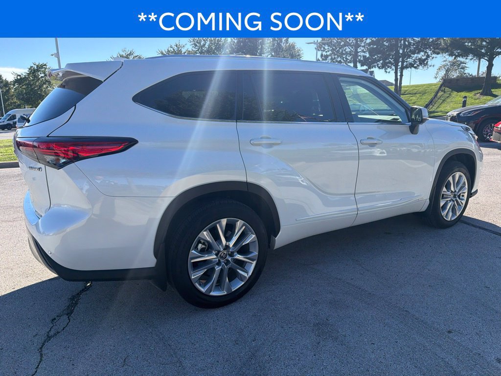 Used 2022 Toyota Highlander Limited AWD/4WD image 6