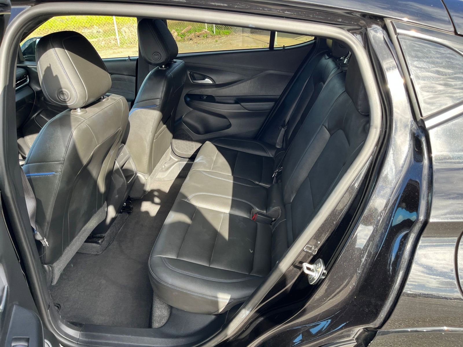 Used 2025 Buick Envista Sport Touring image 21