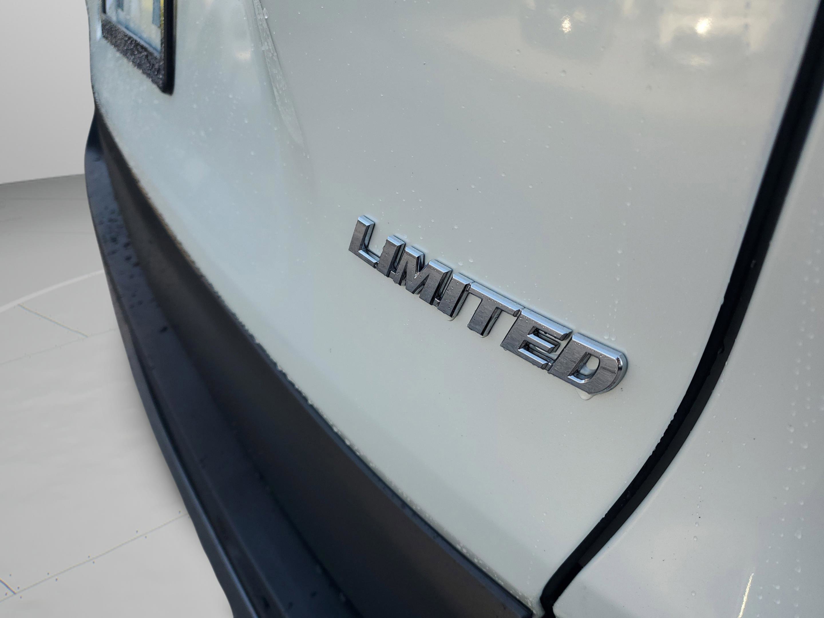 Used 2021 Toyota RAV4 Limited FWD image 30