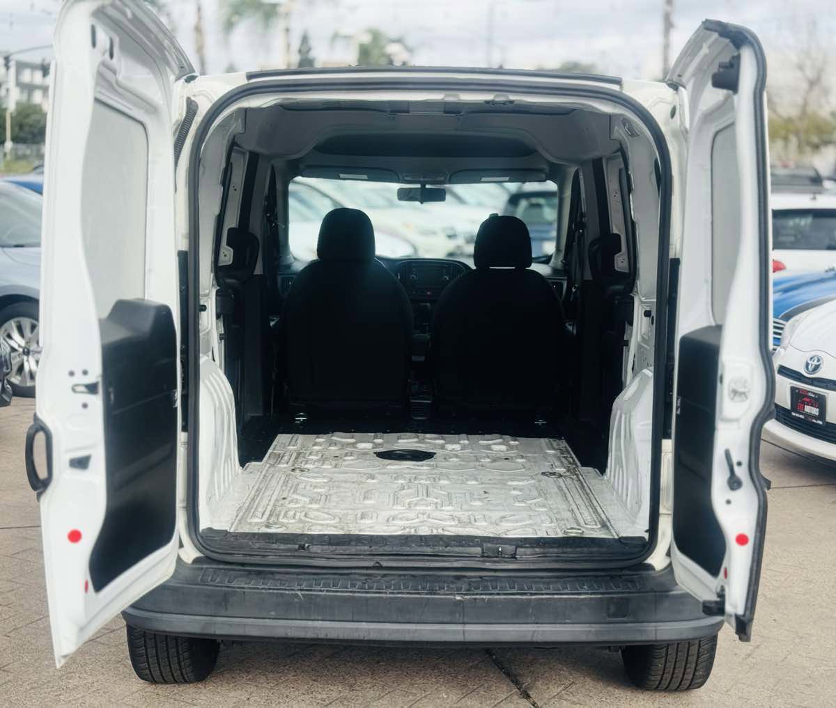 Used 2021 RAM ProMaster City Tradesman image 8