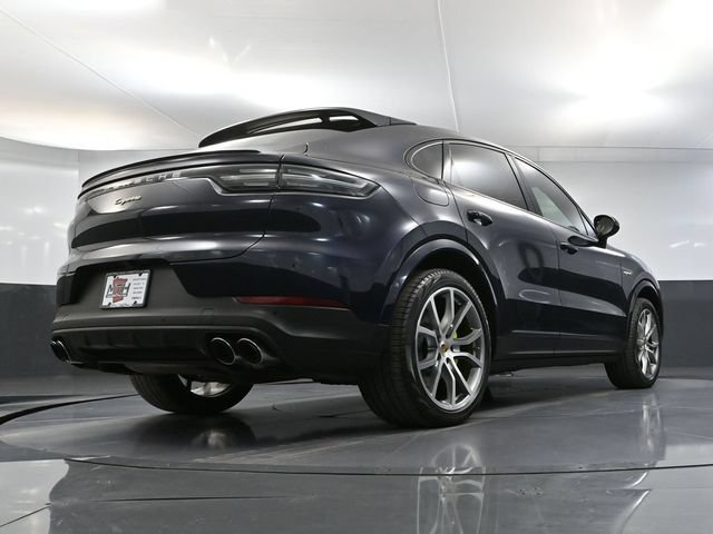 Used 2022 Porsche Cayenne E-Hybrid Coupe AWD/4WD image 50
