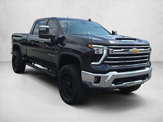 Used 2024 Chevrolet Silverado 2500 LTZ AWD/4WD image 3