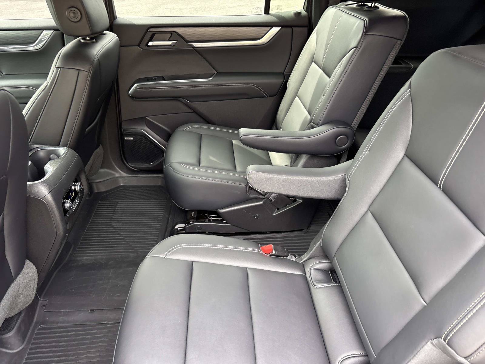 Used 2026 GMC Acadia Elevation w/ Elevation Premium Package AWD/4WD image 30