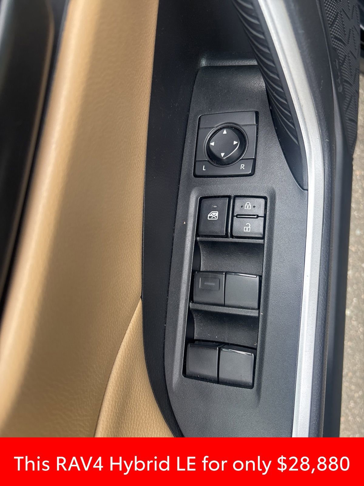 Used 2024 Toyota RAV4 LE image 9