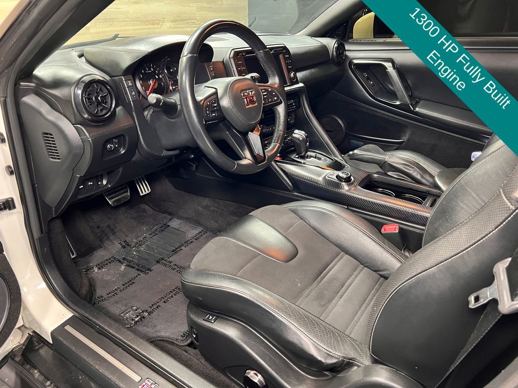 Used 2020 Nissan GT-R Premium w/ Premium Interior Package image 3