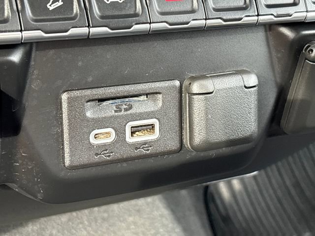 Used 2023 GMC Sierra 3500 SLE w/ SLE Value Package image 19