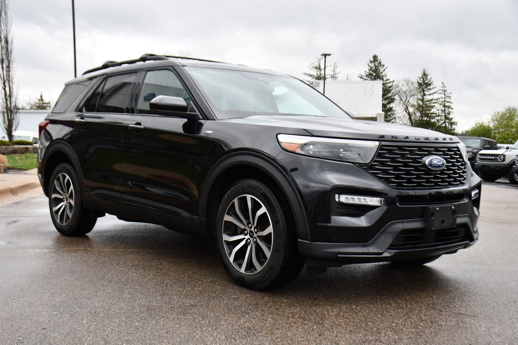 Used 2023 Ford Explorer ST-Line w/ Class IV Trailer Tow Package AWD/4WD image 9
