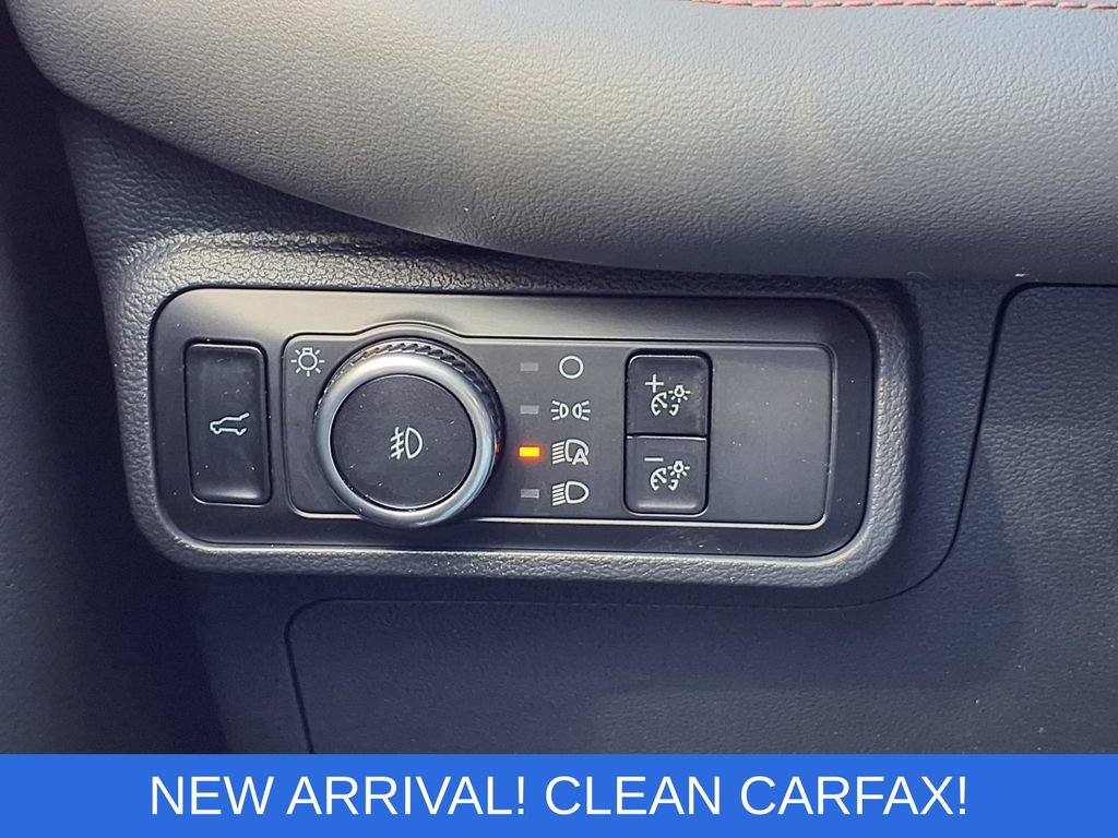 Used 2025 Ford Explorer Active w/ Active Comfort Package AWD/4WD image 18