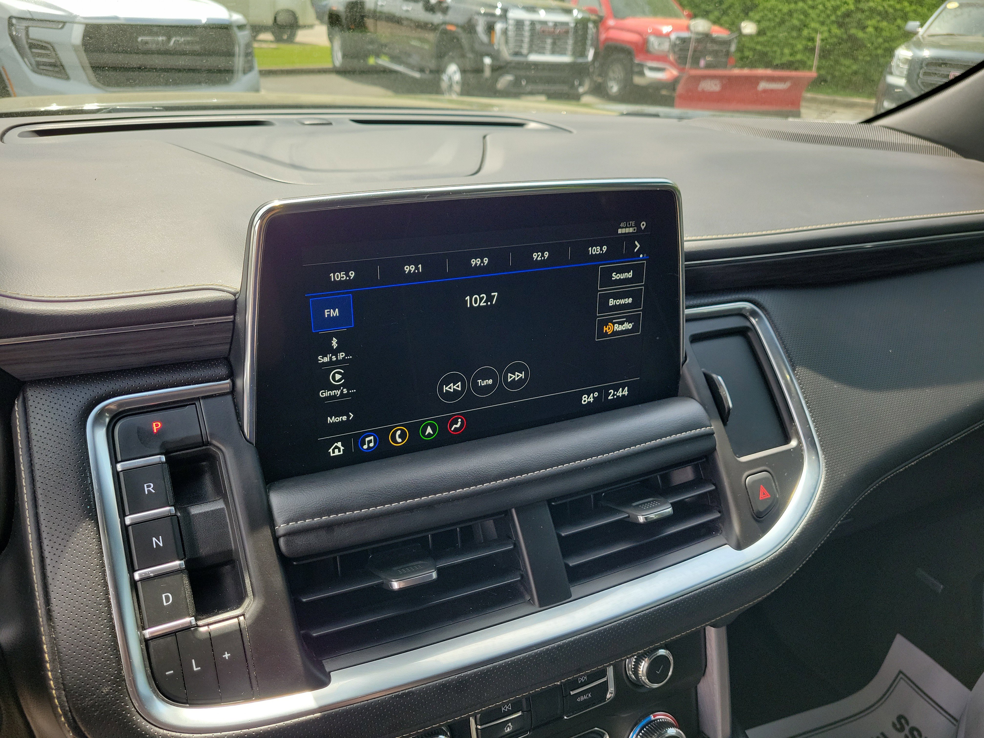 Used 2021 GMC Yukon XL SLT w/ SLT Premium Package image 28