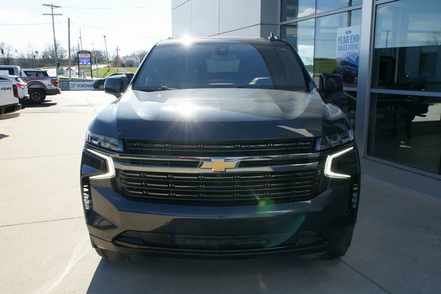 Used 2022 Chevrolet Suburban RST w/ Sport Performance Package image 6