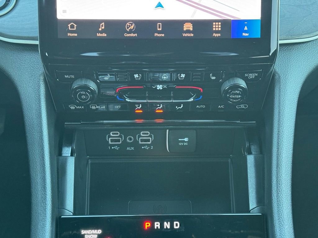 New 2025 Jeep Grand Cherokee Limited w/ Luxury Tech Group II image 17