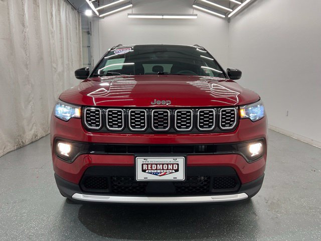 Used 2025 Jeep Compass Limited AWD/4WD image 3