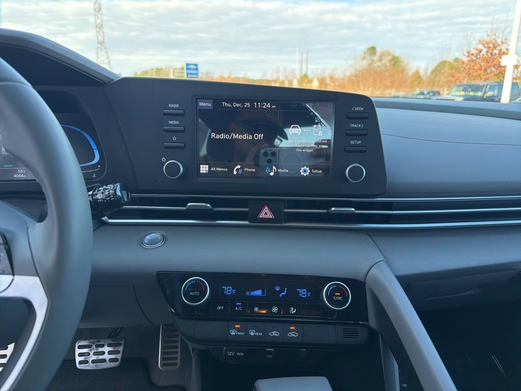 New 2025 Hyundai Elantra Sport image 16