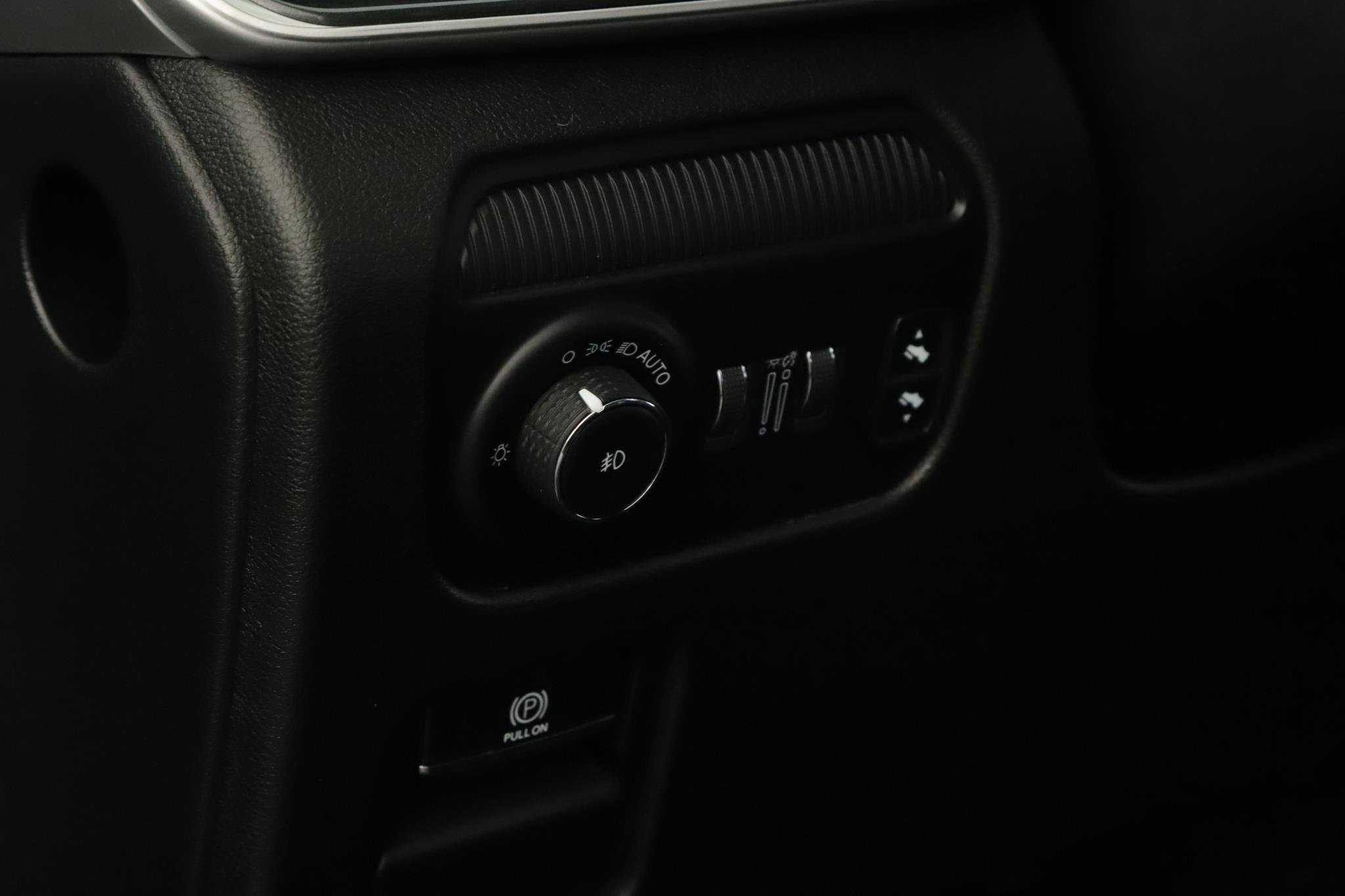 Used 2022 Jeep Wagoneer Series I AWD/4WD image 10