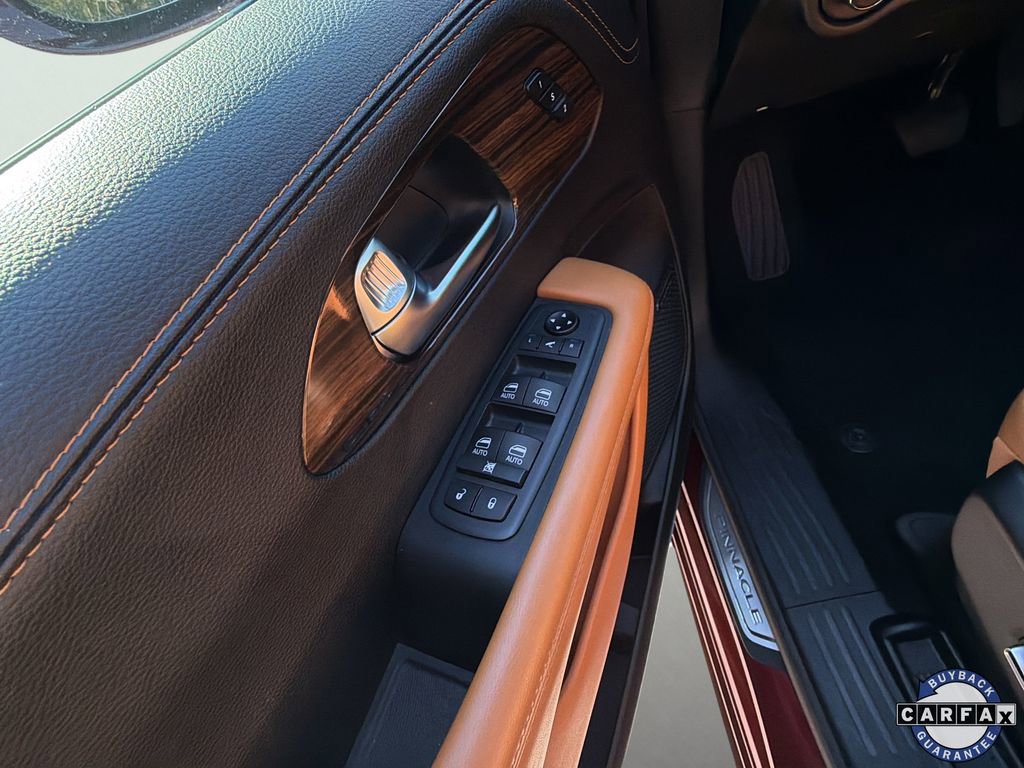 Used 2021 Chrysler Pacifica Pinnacle image 6