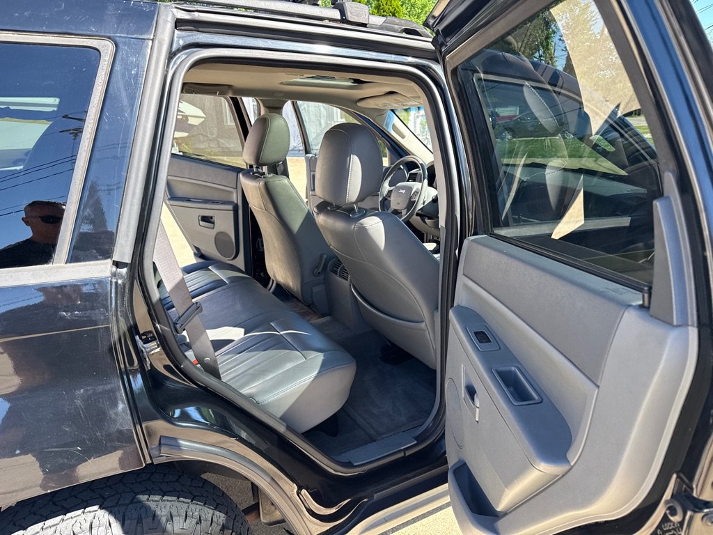 Used 2007 Jeep Grand Cherokee Laredo AWD/4WD image 13