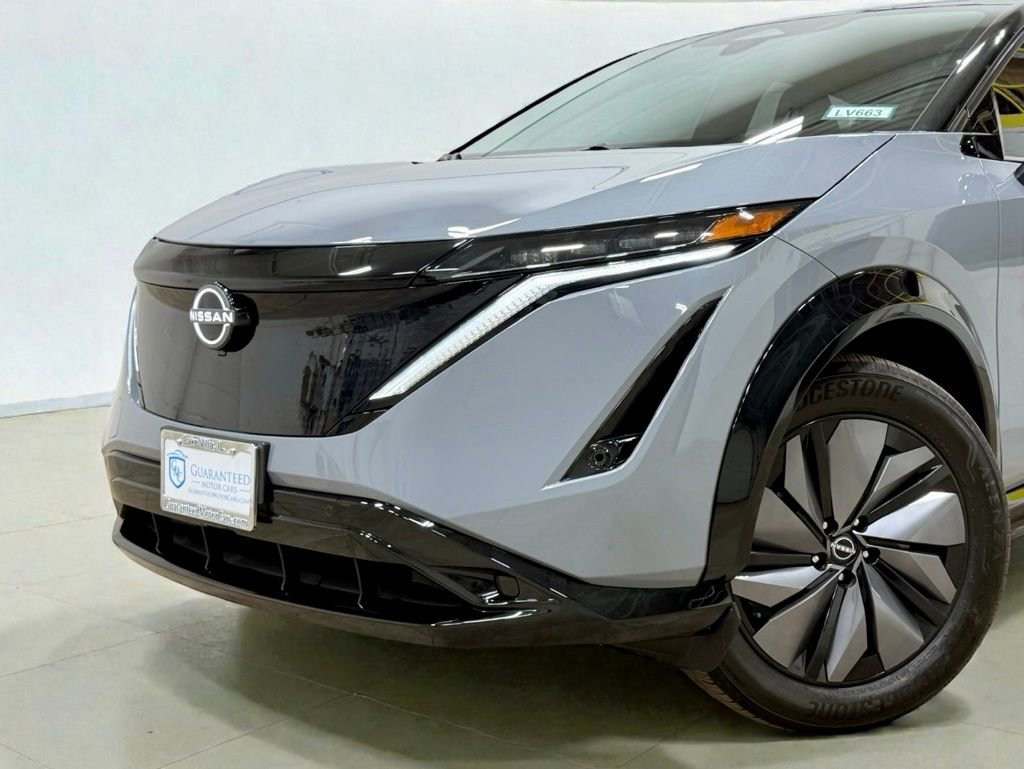 Used 2023 Nissan Ariya AWD image 3
