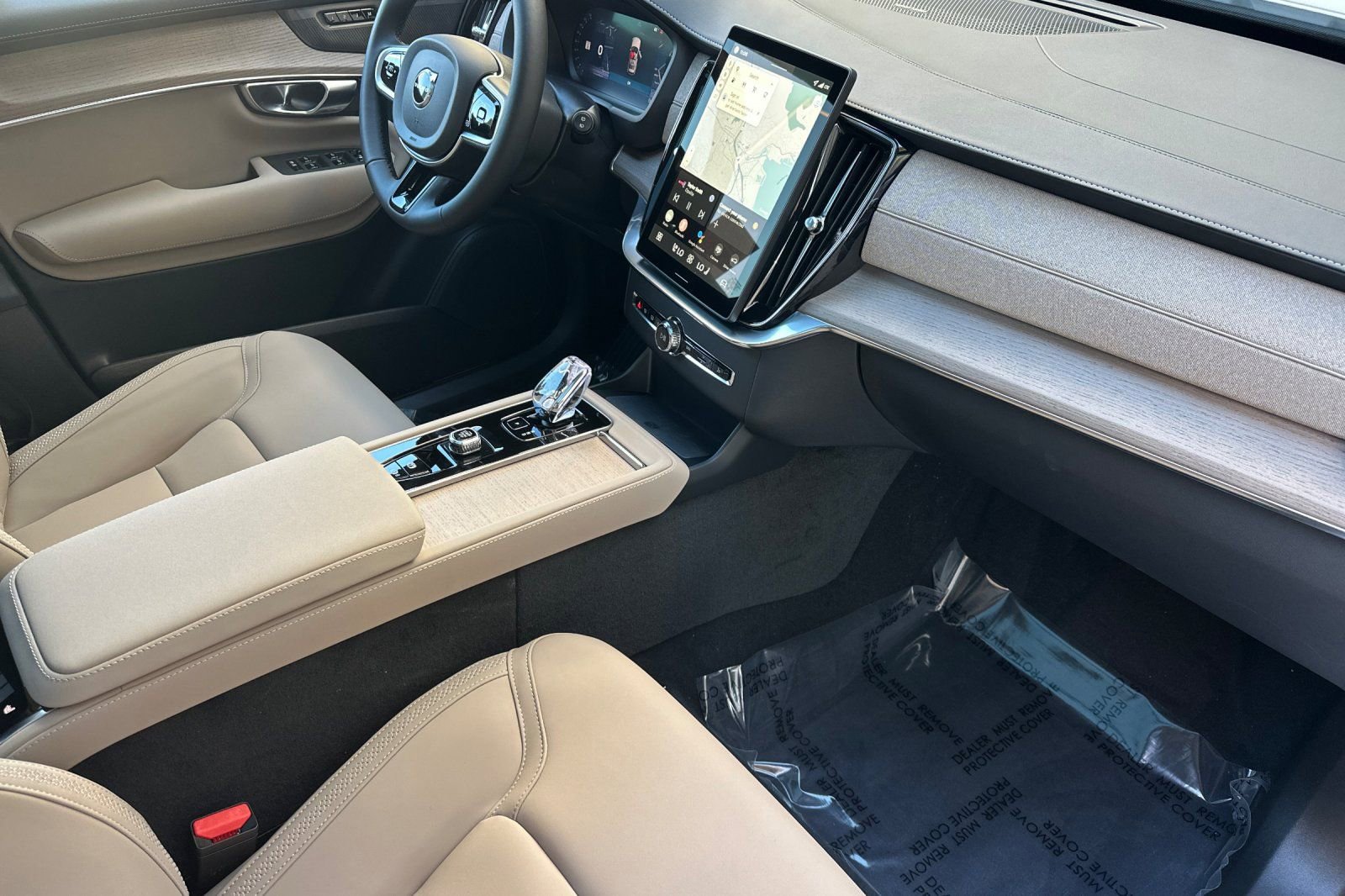 New 2026 Volvo XC90 B6 Plus w/ Protection Package Premier image 18