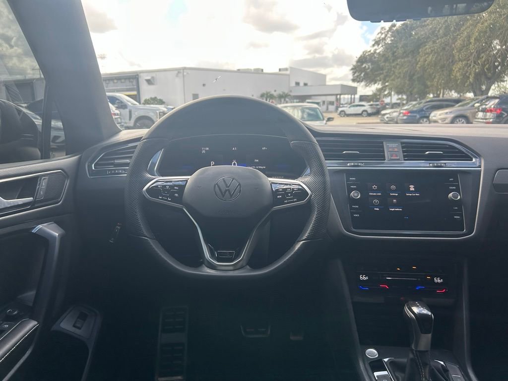 Certified 2022 Volkswagen Tiguan SE R-Line image 47
