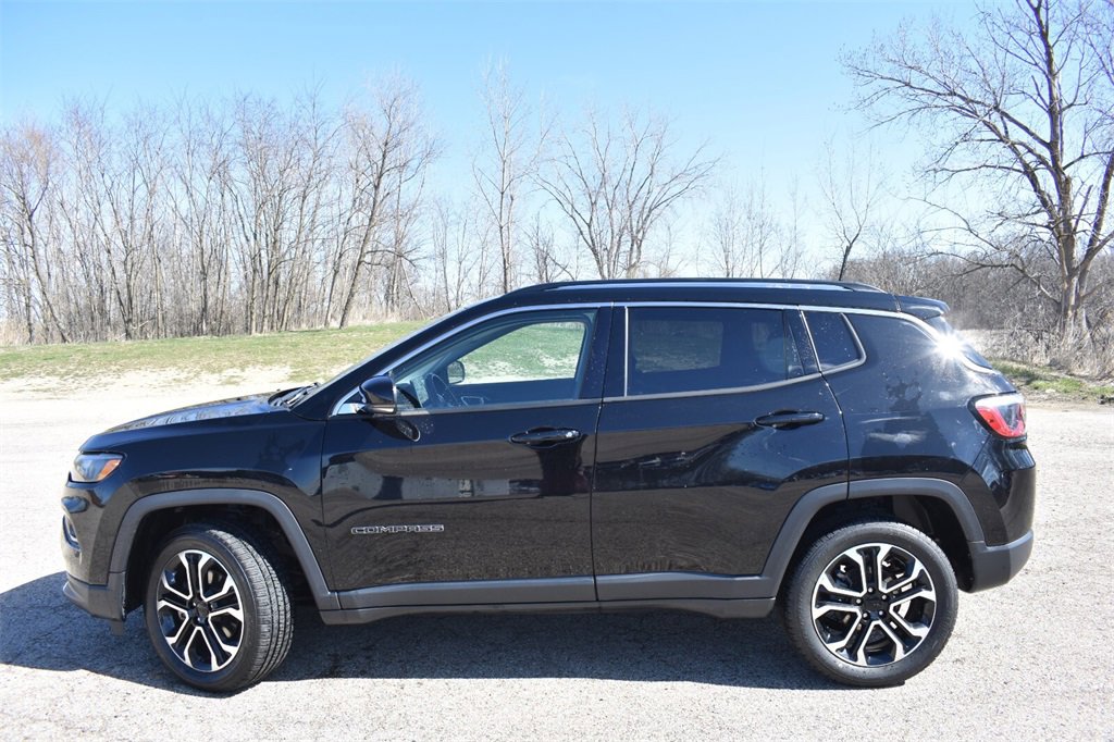 Used 2022 Jeep Compass Limited image 3