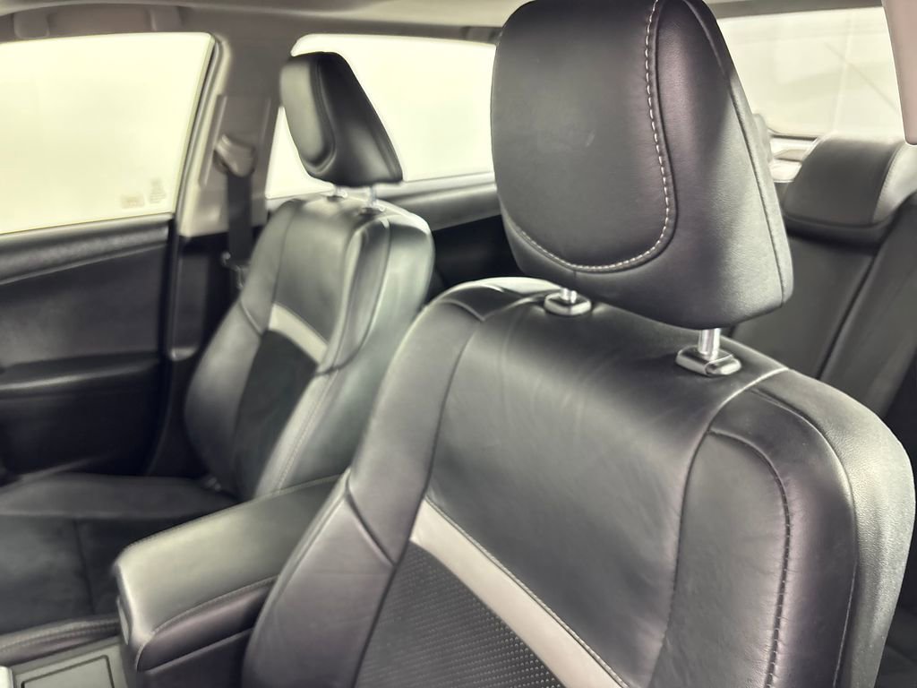 Used 2012 Toyota Camry SE w/ Leather Pkg image 10