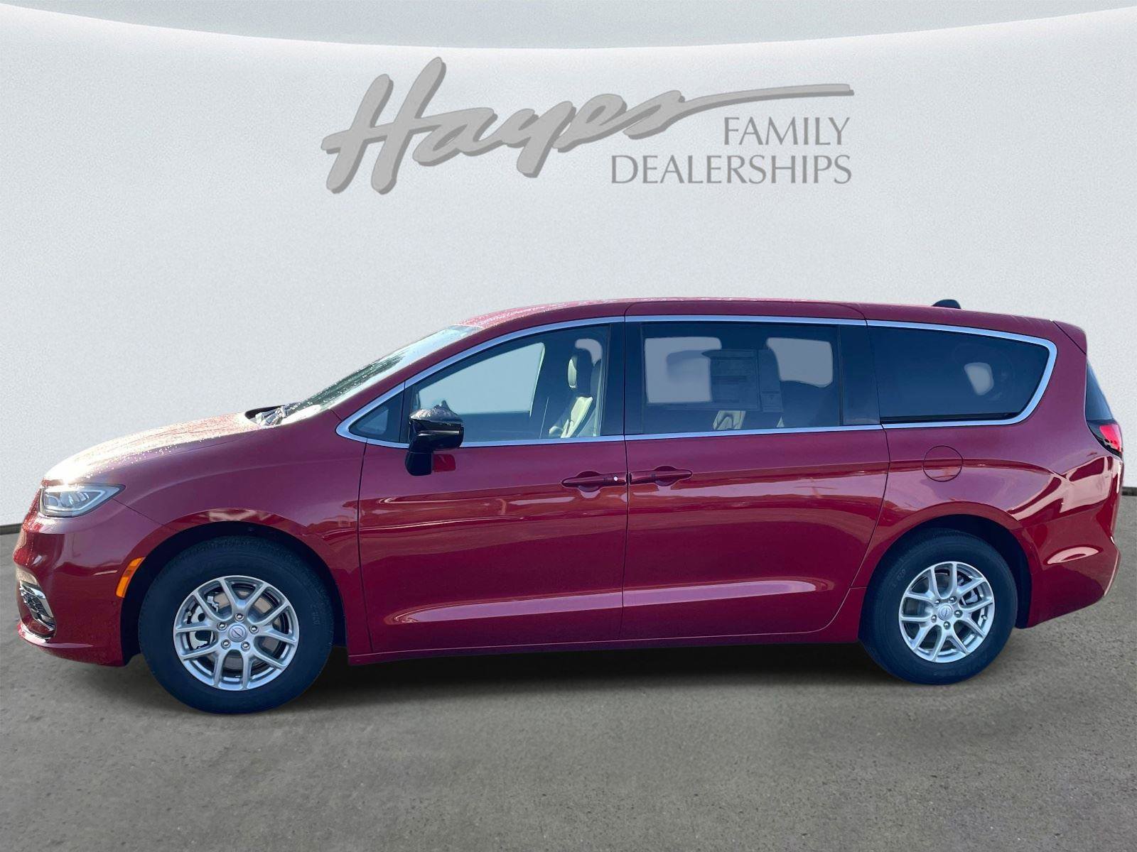 New 2026 Chrysler Pacifica Select FWD image 6