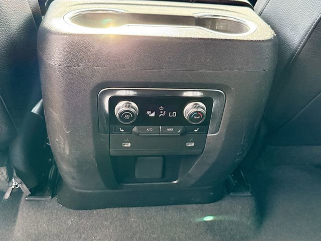 Used 2023 GMC Yukon XL Denali image 24