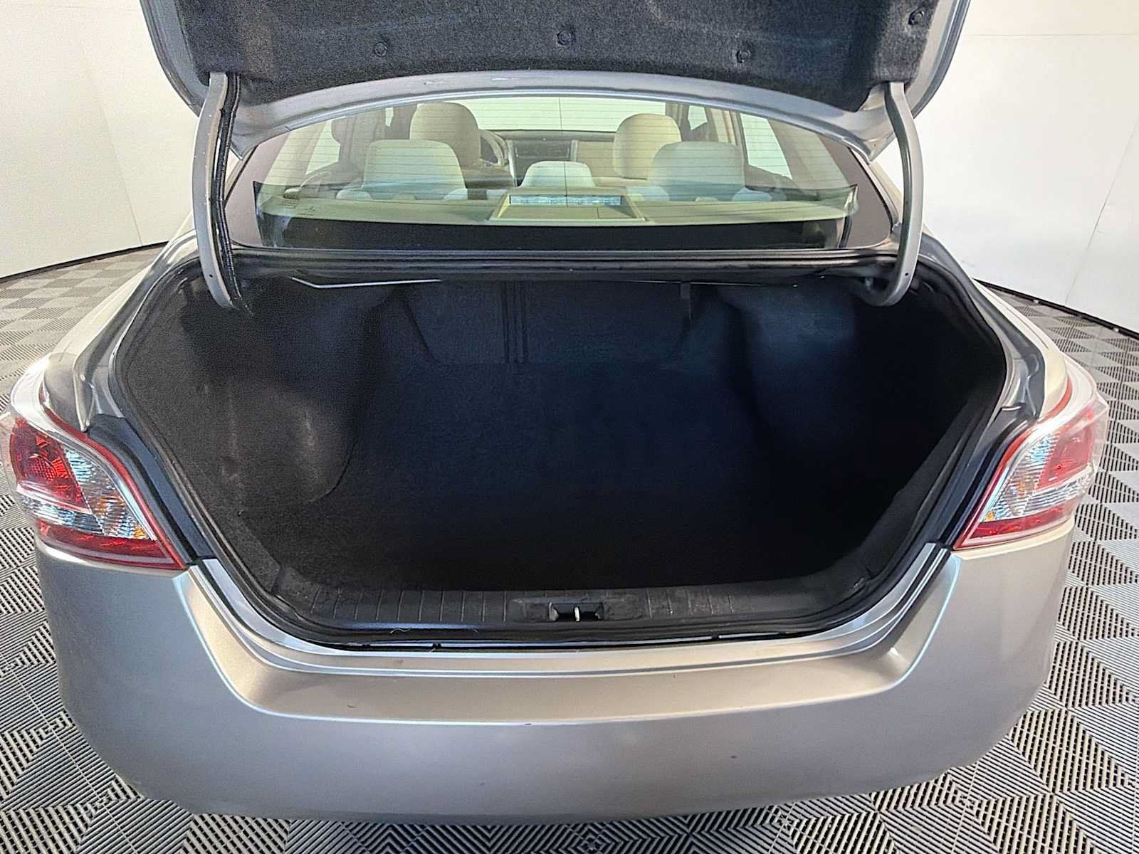 Used 2013 Nissan Altima 2.5 S FWD image 21