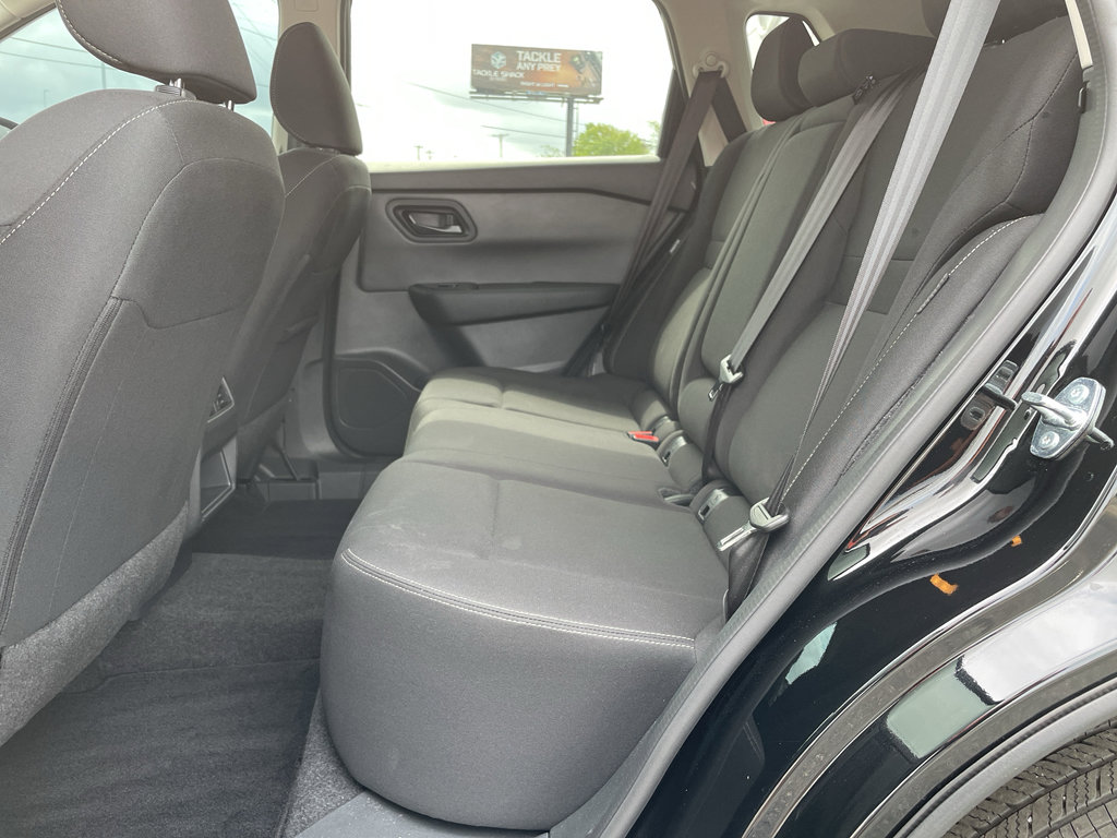 Used 2025 Nissan Rogue S image 9