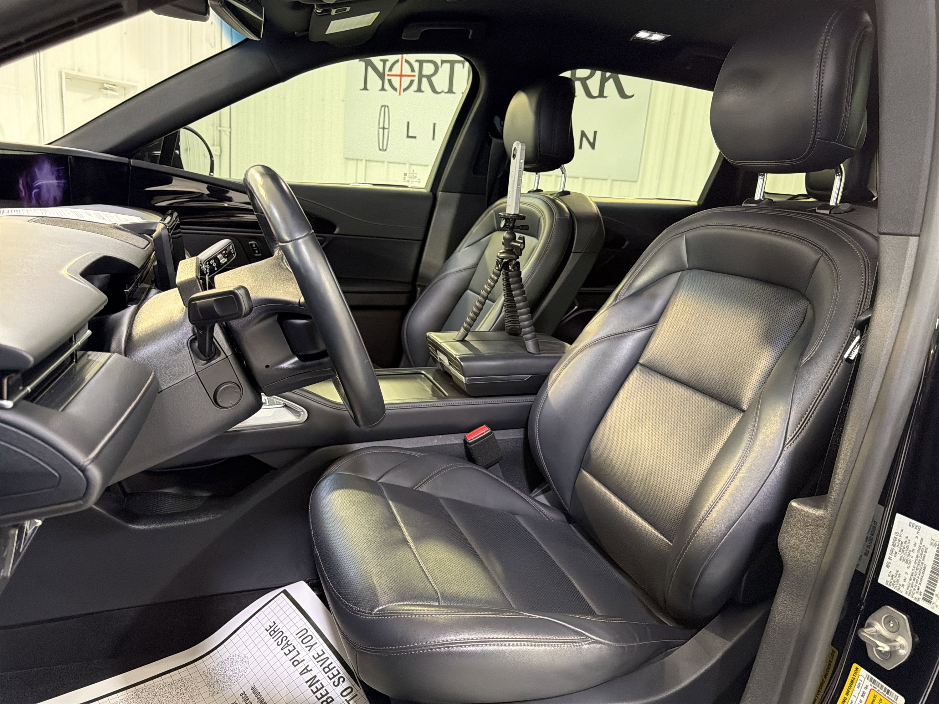 Used 2024 Lincoln Nautilus Premier w/ Jet Appearance Package AWD/4WD image 10
