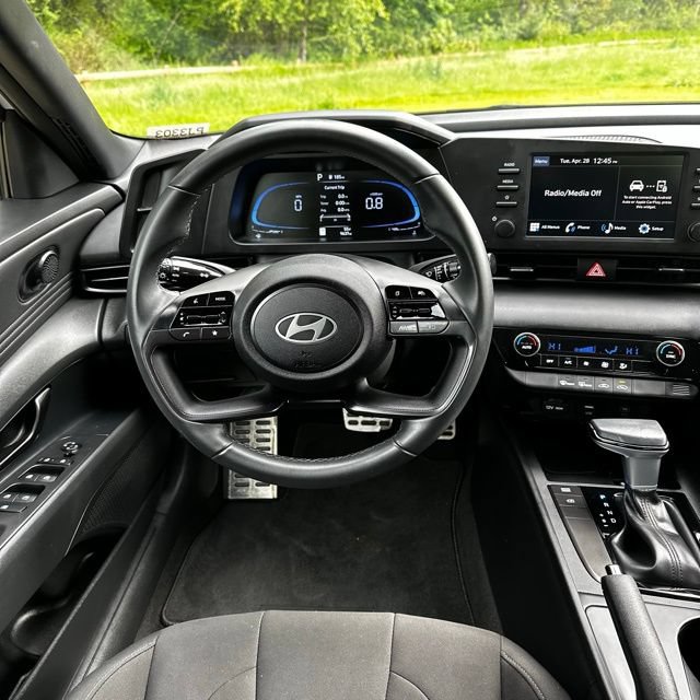 Certified 2025 Hyundai Elantra Sport FWD image 24