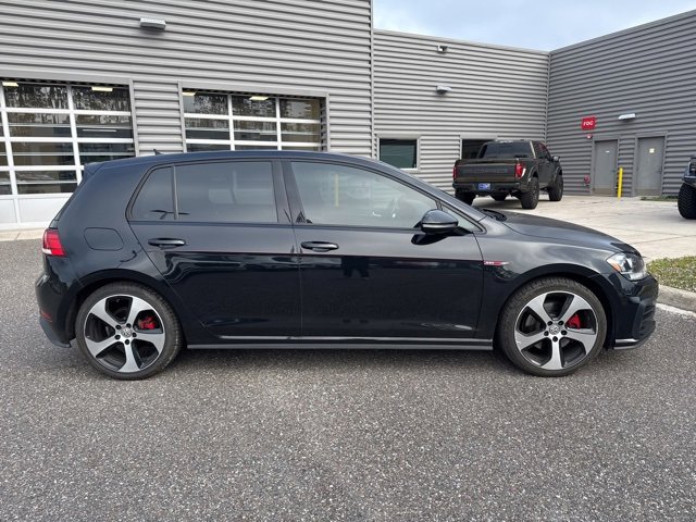 Used 2018 Volkswagen Golf 4-Door image 2