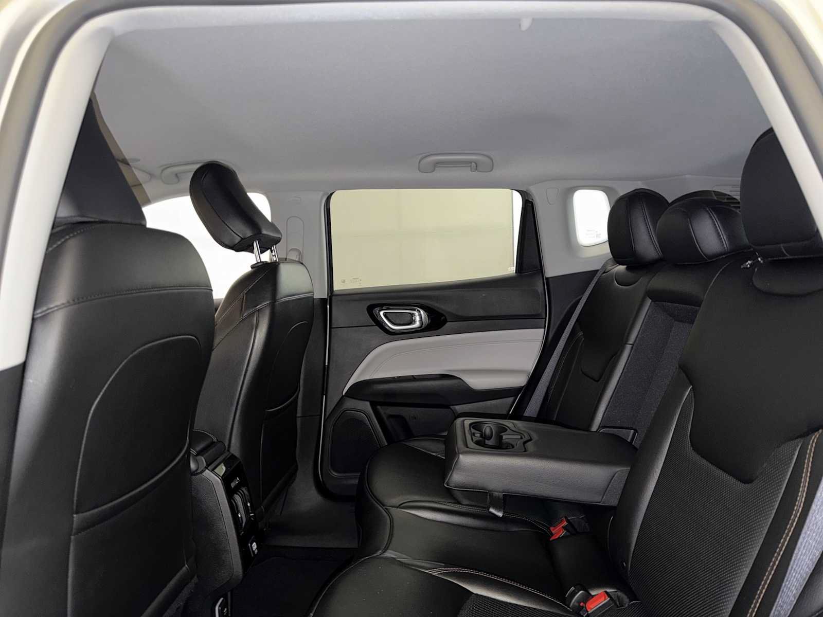 Used 2022 Jeep Compass Limited AWD/4WD image 19